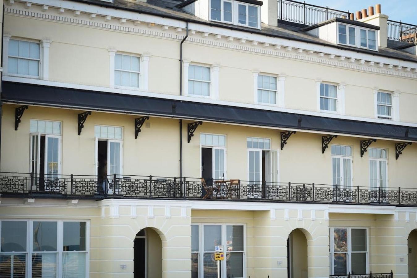 Air Maison - Stunning Beach Front Apartment Portsmouth Luaran gambar