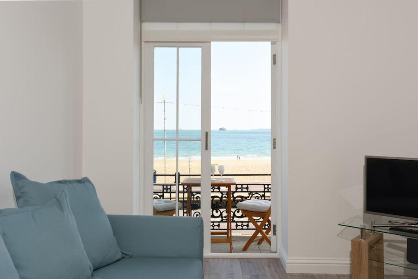 Air Maison - Stunning Beach Front Apartment Portsmouth Luaran gambar