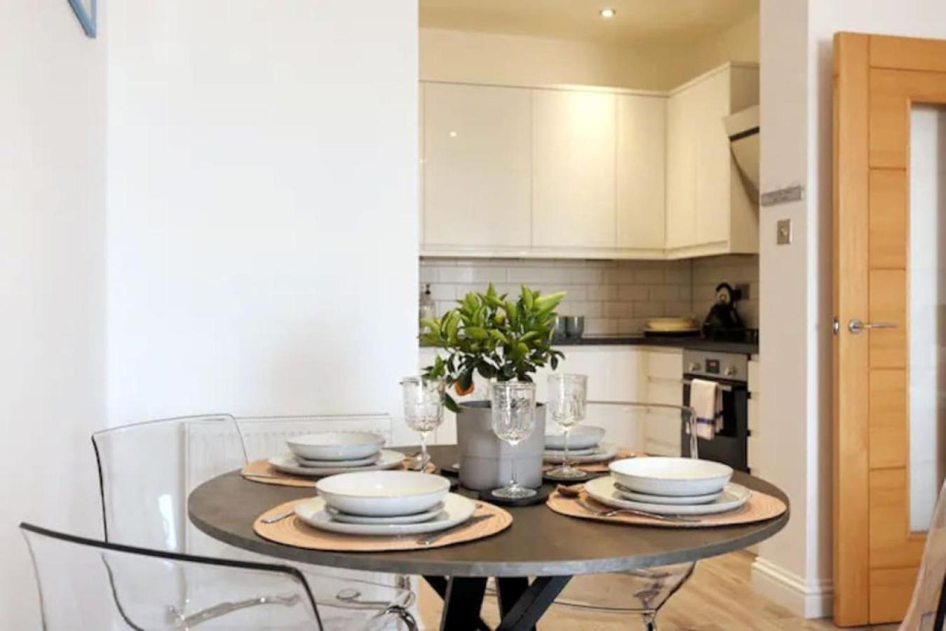 Air Maison - Stunning Beach Front Apartment Portsmouth Luaran gambar