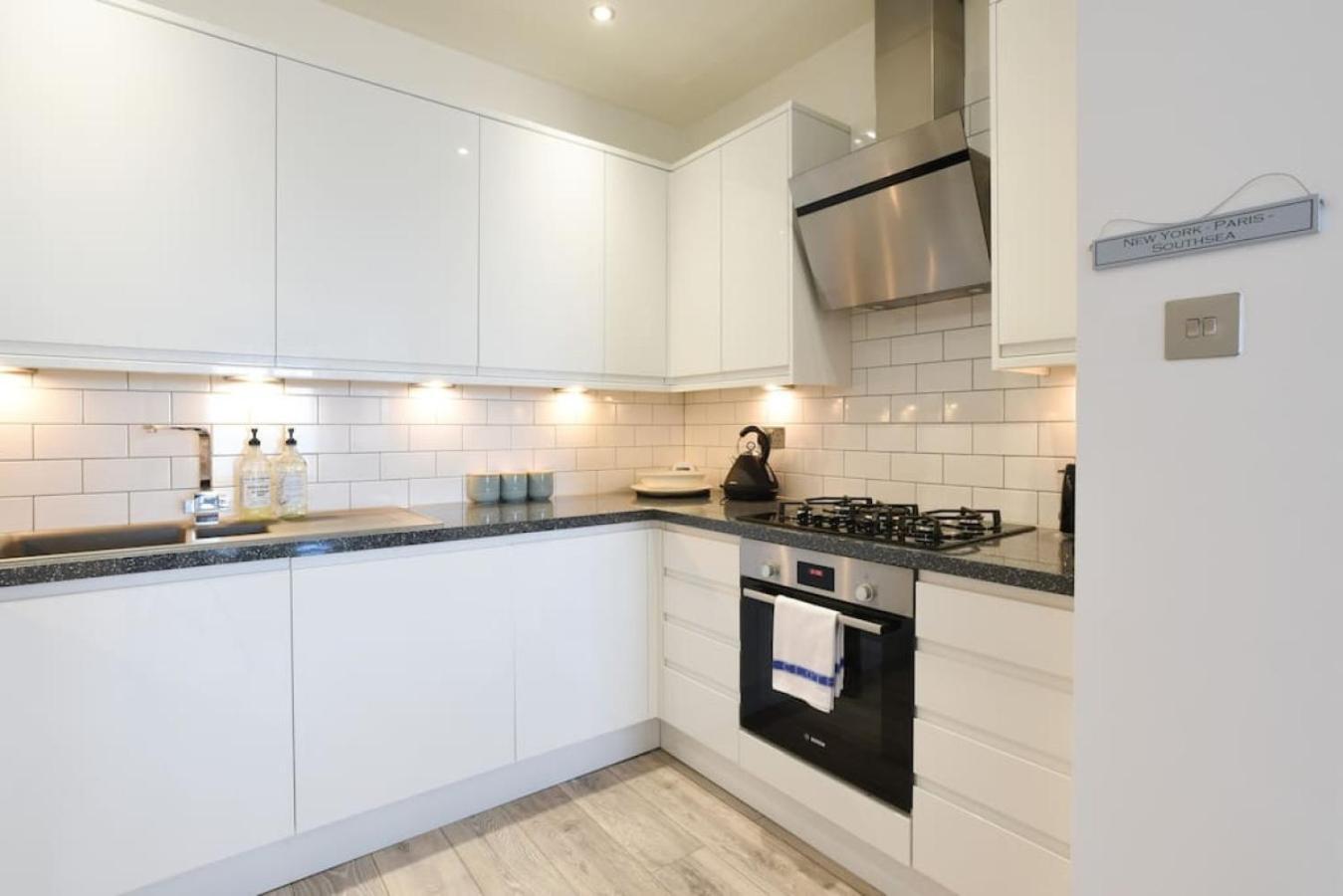Air Maison - Stunning Beach Front Apartment Portsmouth Luaran gambar