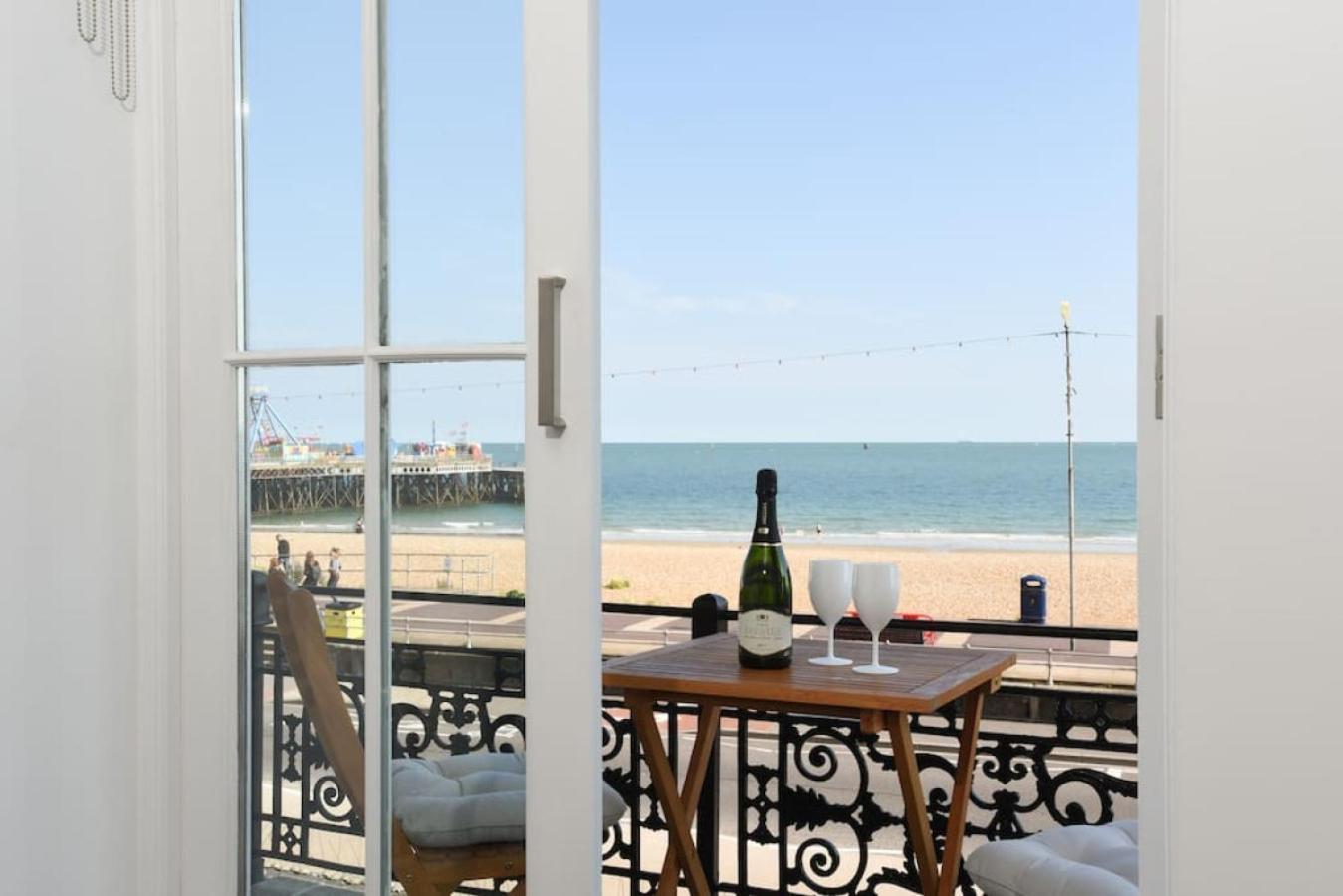 Air Maison - Stunning Beach Front Apartment Portsmouth Luaran gambar