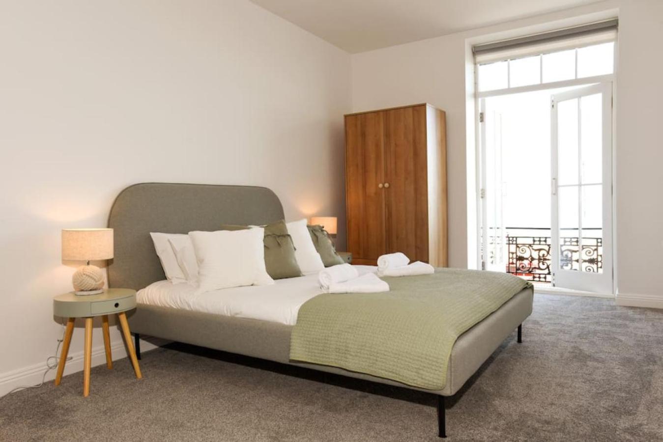 Air Maison - Stunning Beach Front Apartment Portsmouth Luaran gambar