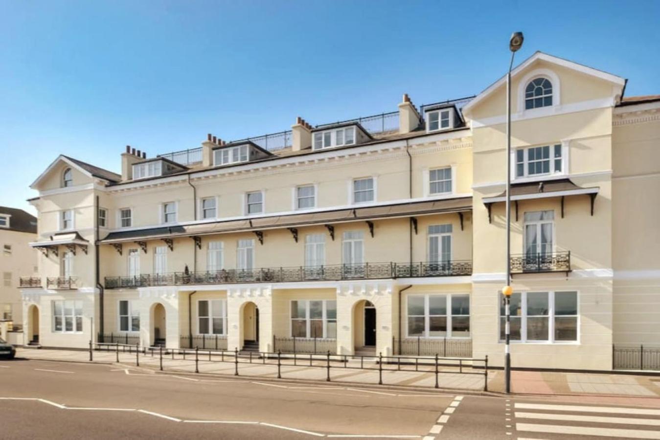 Air Maison - Stunning Beach Front Apartment Portsmouth Luaran gambar